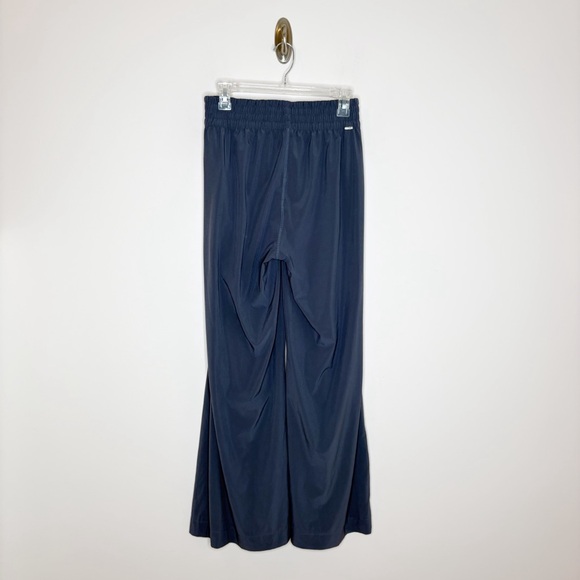 Vuori Villa Wide Leg Pant Medium Blue - Picture 3 of 6